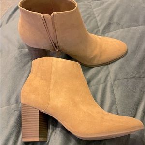 Suede Tan, Chestnut Booties